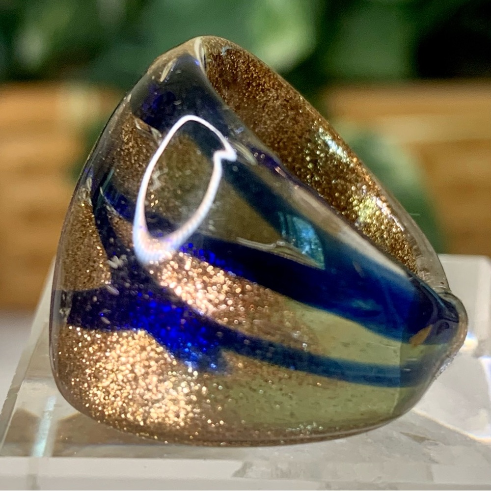 Murano Style Solid Glass Hand Blown Cobalt Blue Gold Foil Artisan Ring 7.5 VTG - Picture 3 of 11